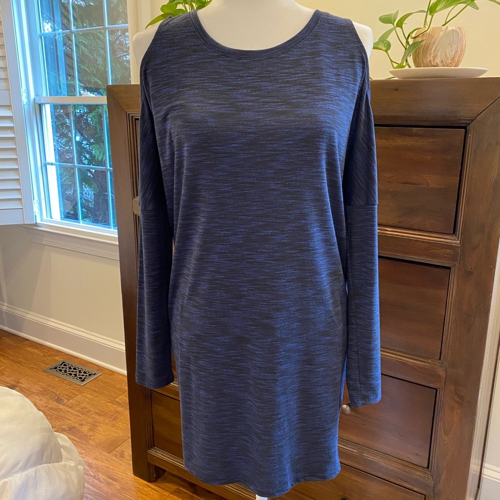 Dress - Picture 2 of 6